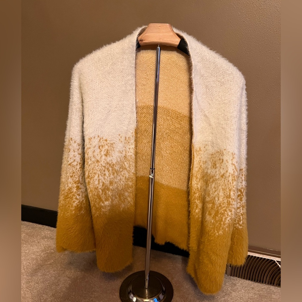 Anthropologie Akemi Kin Women Senna Eyelash Cardigan Sweater One Size Ivory Gold